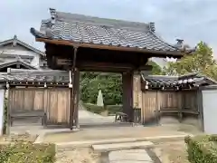 日蓮宗　本松寺の山門