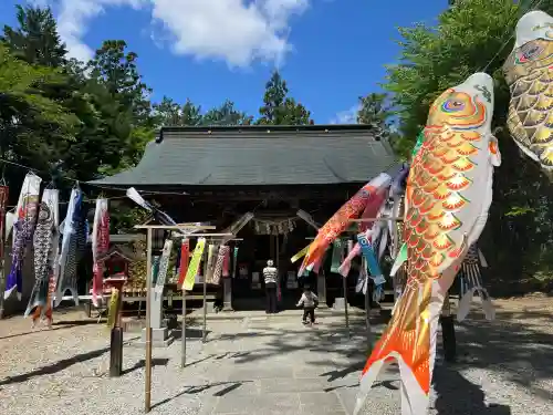 滑川神社 - 仕事と子どもの守り神の{uncategorized: "未分類", other: "その他", undefined: "問題あり", building: "その他建物", grave: "お墓", sacred_gate: "鳥居", guardian: "狛犬", statue: "像", buddha: "仏像", history: "歴史", nature: "自然", garden: "庭園", animal: "動物", pagoda: "塔", temizu: "手水舎", mountain_gate: "山門・神門", sanctuary: "本殿・本堂", subordinate: "末社・摂社", art: "芸術", scenery: "景色", jizo: "地蔵", ema: "絵馬", goshuin: "御朱印", omikuji: "おみくじ", items: "授与品その他", amulet: "お守り", goshuincho: "御朱印帳", eats: "食事", festival: "お祭り", votive_dance: "神楽", shichigosan: "七五三参", wedding: "結婚式", experience: "体験その他", initially: "初詣", around: "周辺", anti_infection: "感染症対策"}