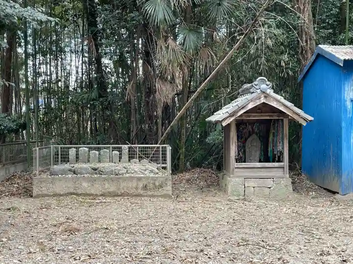 清水神社の{uncategorized: "未分類", other: "その他", undefined: "問題あり", building: "その他建物", grave: "お墓", sacred_gate: "鳥居", guardian: "狛犬", statue: "像", buddha: "仏像", history: "歴史", nature: "自然", garden: "庭園", animal: "動物", pagoda: "塔", temizu: "手水舎", mountain_gate: "山門・神門", sanctuary: "本殿・本堂", subordinate: "末社・摂社", art: "芸術", scenery: "景色", jizo: "地蔵", ema: "絵馬", goshuin: "御朱印", omikuji: "おみくじ", items: "授与品その他", amulet: "お守り", goshuincho: "御朱印帳", eats: "食事", festival: "お祭り", votive_dance: "神楽", shichigosan: "七五三参", wedding: "結婚式", experience: "体験その他", initially: "初詣", around: "周辺", anti_infection: "感染症対策"}