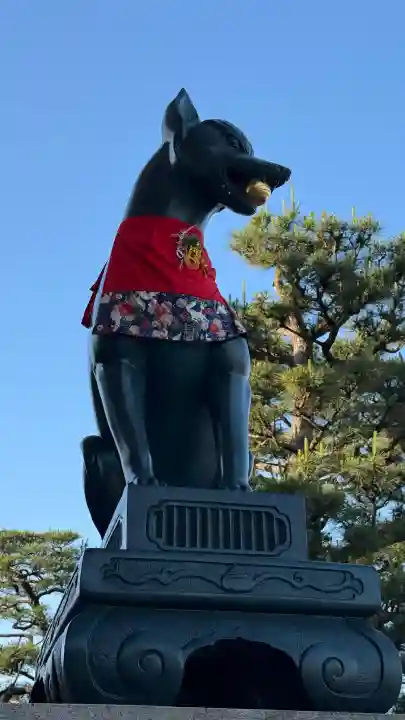 伏見稲荷大社の{uncategorized: "未分類", other: "その他", undefined: "問題あり", building: "その他建物", grave: "お墓", sacred_gate: "鳥居", guardian: "狛犬", statue: "像", buddha: "仏像", history: "歴史", nature: "自然", garden: "庭園", animal: "動物", pagoda: "塔", temizu: "手水舎", mountain_gate: "山門・神門", sanctuary: "本殿・本堂", subordinate: "末社・摂社", art: "芸術", scenery: "景色", jizo: "地蔵", ema: "絵馬", goshuin: "御朱印", omikuji: "おみくじ", items: "授与品その他", amulet: "お守り", goshuincho: "御朱印帳", eats: "食事", festival: "お祭り", votive_dance: "神楽", shichigosan: "七五三参", wedding: "結婚式", experience: "体験その他", initially: "初詣", around: "周辺", anti_infection: "感染症対策"}