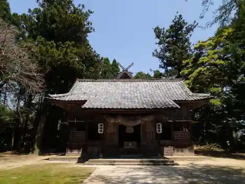 六所神社の本殿