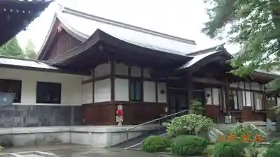 道場寺の本殿・本堂