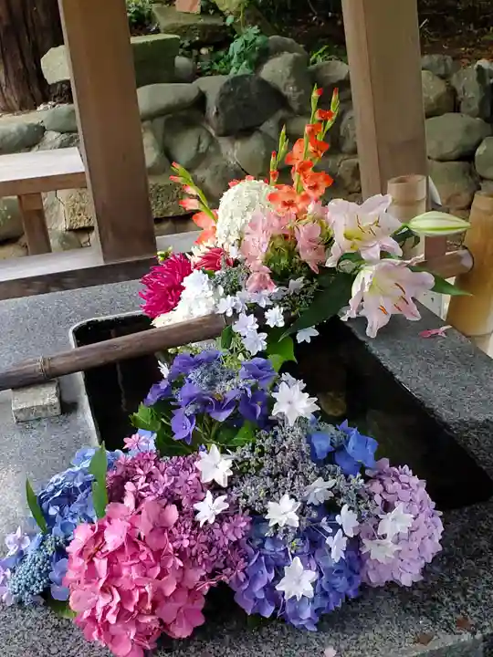 高司神社〜むすびの神の鎮まる社〜の手水舎