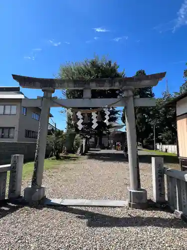 三ツ石神社の鳥居