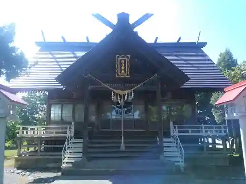 納内神社の本殿