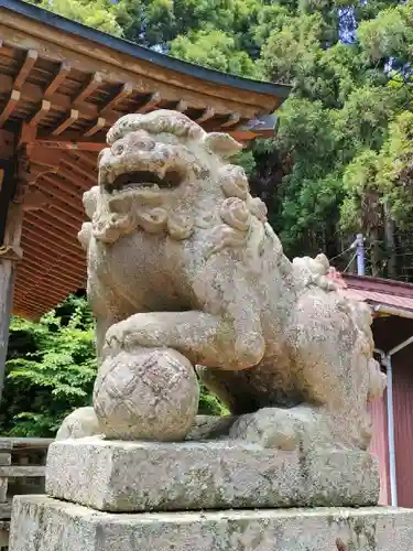 白山神社の狛犬