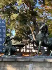 川中島古戦場八幡社の像