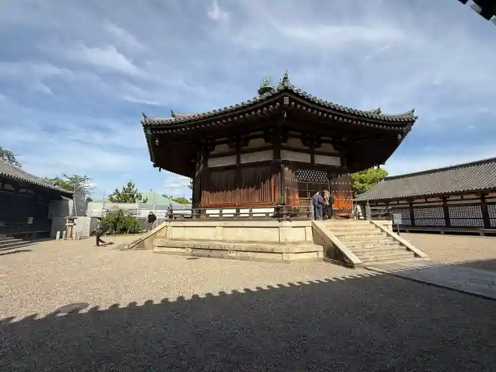 法隆寺 夢殿の{uncategorized: "未分類", other: "その他", undefined: "問題あり", building: "その他建物", grave: "お墓", sacred_gate: "鳥居", guardian: "狛犬", statue: "像", buddha: "仏像", history: "歴史", nature: "自然", garden: "庭園", animal: "動物", pagoda: "塔", temizu: "手水舎", mountain_gate: "山門・神門", sanctuary: "本殿・本堂", subordinate: "末社・摂社", art: "芸術", scenery: "景色", jizo: "地蔵", ema: "絵馬", goshuin: "御朱印", omikuji: "おみくじ", items: "授与品その他", amulet: "お守り", goshuincho: "御朱印帳", eats: "食事", festival: "お祭り", votive_dance: "神楽", shichigosan: "七五三参", wedding: "結婚式", experience: "体験その他", initially: "初詣", around: "周辺", anti_infection: "感染症対策"}