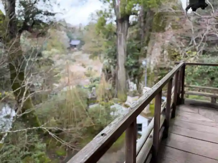那谷寺の{uncategorized: "未分類", other: "その他", undefined: "問題あり", building: "その他建物", grave: "お墓", sacred_gate: "鳥居", guardian: "狛犬", statue: "像", buddha: "仏像", history: "歴史", nature: "自然", garden: "庭園", animal: "動物", pagoda: "塔", temizu: "手水舎", mountain_gate: "山門・神門", sanctuary: "本殿・本堂", subordinate: "末社・摂社", art: "芸術", scenery: "景色", jizo: "地蔵", ema: "絵馬", goshuin: "御朱印", omikuji: "おみくじ", items: "授与品その他", amulet: "お守り", goshuincho: "御朱印帳", eats: "食事", festival: "お祭り", votive_dance: "神楽", shichigosan: "七五三参", wedding: "結婚式", experience: "体験その他", initially: "初詣", around: "周辺", anti_infection: "感染症対策"}