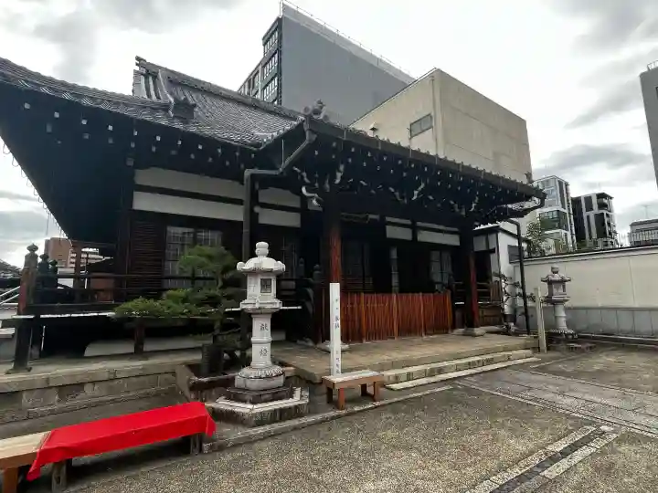 上徳寺の{uncategorized: "未分類", other: "その他", undefined: "問題あり", building: "その他建物", grave: "お墓", sacred_gate: "鳥居", guardian: "狛犬", statue: "像", buddha: "仏像", history: "歴史", nature: "自然", garden: "庭園", animal: "動物", pagoda: "塔", temizu: "手水舎", mountain_gate: "山門・神門", sanctuary: "本殿・本堂", subordinate: "末社・摂社", art: "芸術", scenery: "景色", jizo: "地蔵", ema: "絵馬", goshuin: "御朱印", omikuji: "おみくじ", items: "授与品その他", amulet: "お守り", goshuincho: "御朱印帳", eats: "食事", festival: "お祭り", votive_dance: "神楽", shichigosan: "七五三参", wedding: "結婚式", experience: "体験その他", initially: "初詣", around: "周辺", anti_infection: "感染症対策"}
