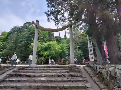 檜原神社(大神神社摂社)の{uncategorized: "未分類", other: "その他", undefined: "問題あり", building: "その他建物", grave: "お墓", sacred_gate: "鳥居", guardian: "狛犬", statue: "像", buddha: "仏像", history: "歴史", nature: "自然", garden: "庭園", animal: "動物", pagoda: "塔", temizu: "手水舎", mountain_gate: "山門・神門", sanctuary: "本殿・本堂", subordinate: "末社・摂社", art: "芸術", scenery: "景色", jizo: "地蔵", ema: "絵馬", goshuin: "御朱印", omikuji: "おみくじ", items: "授与品その他", amulet: "お守り", goshuincho: "御朱印帳", eats: "食事", festival: "お祭り", votive_dance: "神楽", shichigosan: "七五三参", wedding: "結婚式", experience: "体験その他", initially: "初詣", around: "周辺", anti_infection: "感染症対策"}