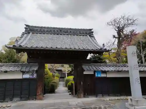 常照院（曼陀羅寺塔頭）の山門