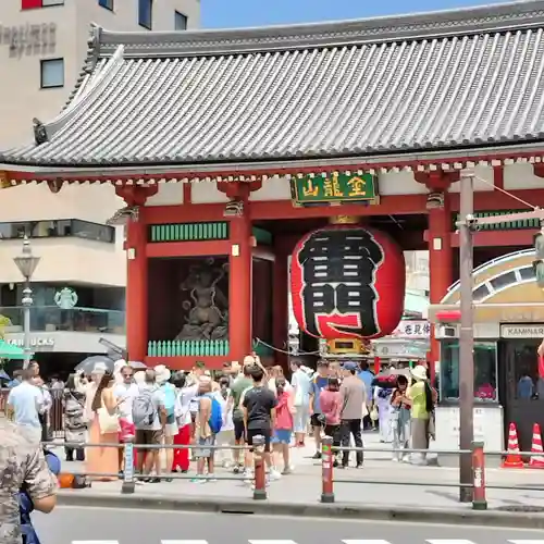 浅草寺の山門・神門