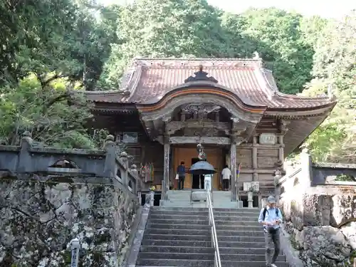 明石寺の本殿・本堂