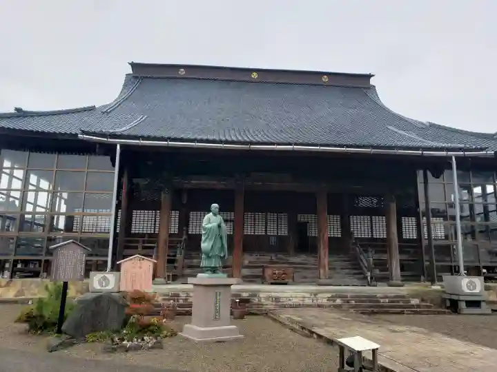 引接寺の本殿・本堂