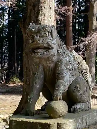 都々古別神社(八槻)の狛犬