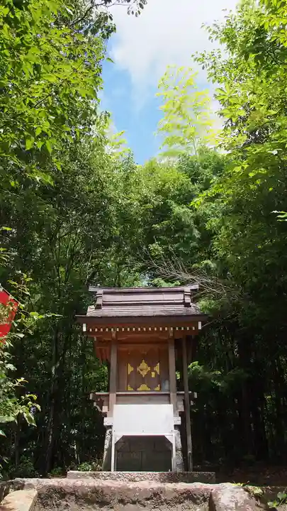 敢國神社の末社・摂社