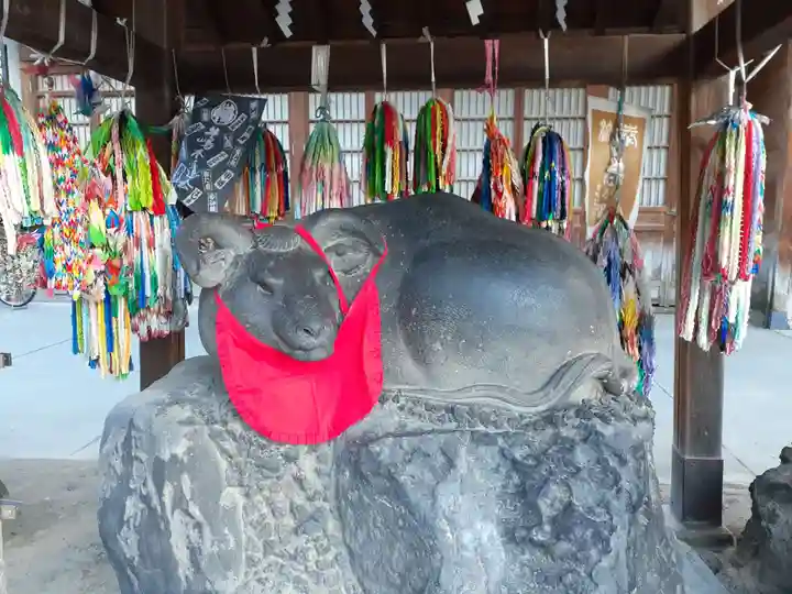 牛嶋神社の像