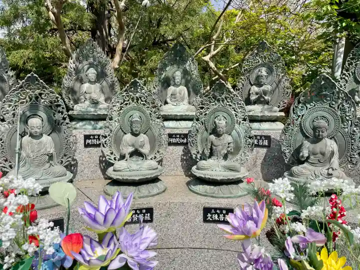 薬王院の{uncategorized: "未分類", other: "その他", undefined: "問題あり", building: "その他建物", grave: "お墓", sacred_gate: "鳥居", guardian: "狛犬", statue: "像", buddha: "仏像", history: "歴史", nature: "自然", garden: "庭園", animal: "動物", pagoda: "塔", temizu: "手水舎", mountain_gate: "山門・神門", sanctuary: "本殿・本堂", subordinate: "末社・摂社", art: "芸術", scenery: "景色", jizo: "地蔵", ema: "絵馬", goshuin: "御朱印", omikuji: "おみくじ", items: "授与品その他", amulet: "お守り", goshuincho: "御朱印帳", eats: "食事", festival: "お祭り", votive_dance: "神楽", shichigosan: "七五三参", wedding: "結婚式", experience: "体験その他", initially: "初詣", around: "周辺", anti_infection: "感染症対策"}