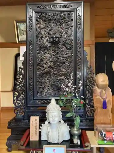 泉蔵院の本殿・本堂