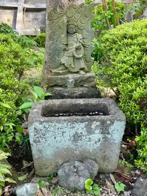 徳寿院の{uncategorized: "未分類", other: "その他", undefined: "問題あり", building: "その他建物", grave: "お墓", sacred_gate: "鳥居", guardian: "狛犬", statue: "像", buddha: "仏像", history: "歴史", nature: "自然", garden: "庭園", animal: "動物", pagoda: "塔", temizu: "手水舎", mountain_gate: "山門・神門", sanctuary: "本殿・本堂", subordinate: "末社・摂社", art: "芸術", scenery: "景色", jizo: "地蔵", ema: "絵馬", goshuin: "御朱印", omikuji: "おみくじ", items: "授与品その他", amulet: "お守り", goshuincho: "御朱印帳", eats: "食事", festival: "お祭り", votive_dance: "神楽", shichigosan: "七五三参", wedding: "結婚式", experience: "体験その他", initially: "初詣", around: "周辺", anti_infection: "感染症対策"}