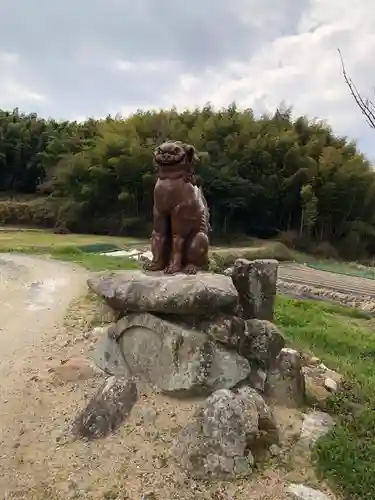 安仁神社の狛犬