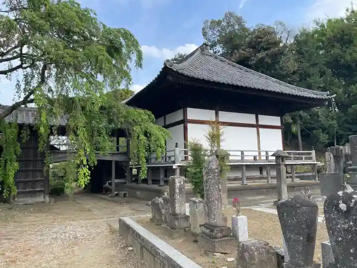 大正寺の{uncategorized: "未分類", other: "その他", undefined: "問題あり", building: "その他建物", grave: "お墓", sacred_gate: "鳥居", guardian: "狛犬", statue: "像", buddha: "仏像", history: "歴史", nature: "自然", garden: "庭園", animal: "動物", pagoda: "塔", temizu: "手水舎", mountain_gate: "山門・神門", sanctuary: "本殿・本堂", subordinate: "末社・摂社", art: "芸術", scenery: "景色", jizo: "地蔵", ema: "絵馬", goshuin: "御朱印", omikuji: "おみくじ", items: "授与品その他", amulet: "お守り", goshuincho: "御朱印帳", eats: "食事", festival: "お祭り", votive_dance: "神楽", shichigosan: "七五三参", wedding: "結婚式", experience: "体験その他", initially: "初詣", around: "周辺", anti_infection: "感染症対策"}