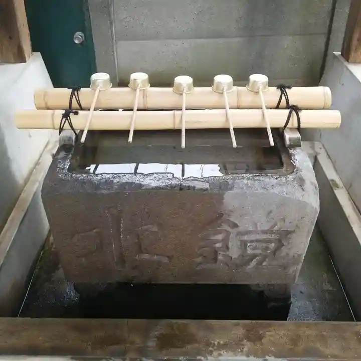 穏田神社の手水舎