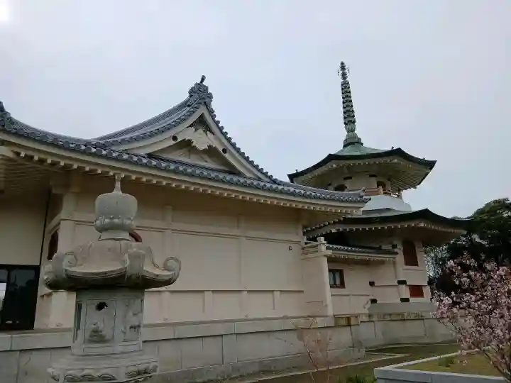 妙行寺の{uncategorized: "未分類", other: "その他", undefined: "問題あり", building: "その他建物", grave: "お墓", sacred_gate: "鳥居", guardian: "狛犬", statue: "像", buddha: "仏像", history: "歴史", nature: "自然", garden: "庭園", animal: "動物", pagoda: "塔", temizu: "手水舎", mountain_gate: "山門・神門", sanctuary: "本殿・本堂", subordinate: "末社・摂社", art: "芸術", scenery: "景色", jizo: "地蔵", ema: "絵馬", goshuin: "御朱印", omikuji: "おみくじ", items: "授与品その他", amulet: "お守り", goshuincho: "御朱印帳", eats: "食事", festival: "お祭り", votive_dance: "神楽", shichigosan: "七五三参", wedding: "結婚式", experience: "体験その他", initially: "初詣", around: "周辺", anti_infection: "感染症対策"}
