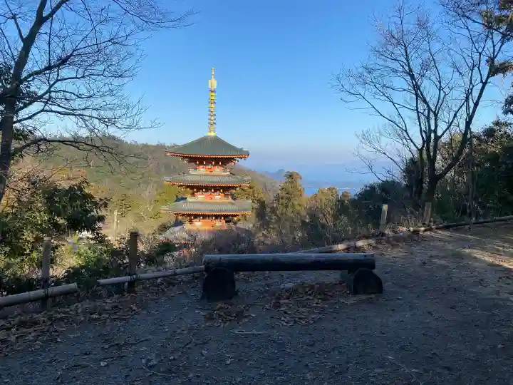 成相寺の{uncategorized: "未分類", other: "その他", undefined: "問題あり", building: "その他建物", grave: "お墓", sacred_gate: "鳥居", guardian: "狛犬", statue: "像", buddha: "仏像", history: "歴史", nature: "自然", garden: "庭園", animal: "動物", pagoda: "塔", temizu: "手水舎", mountain_gate: "山門・神門", sanctuary: "本殿・本堂", subordinate: "末社・摂社", art: "芸術", scenery: "景色", jizo: "地蔵", ema: "絵馬", goshuin: "御朱印", omikuji: "おみくじ", items: "授与品その他", amulet: "お守り", goshuincho: "御朱印帳", eats: "食事", festival: "お祭り", votive_dance: "神楽", shichigosan: "七五三参", wedding: "結婚式", experience: "体験その他", initially: "初詣", around: "周辺", anti_infection: "感染症対策"}