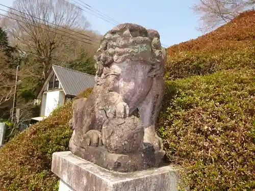 白山神社の狛犬