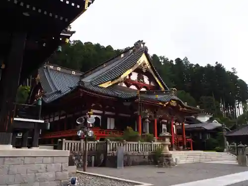 久遠寺の建物その他