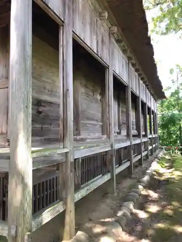 松苧神社の本殿