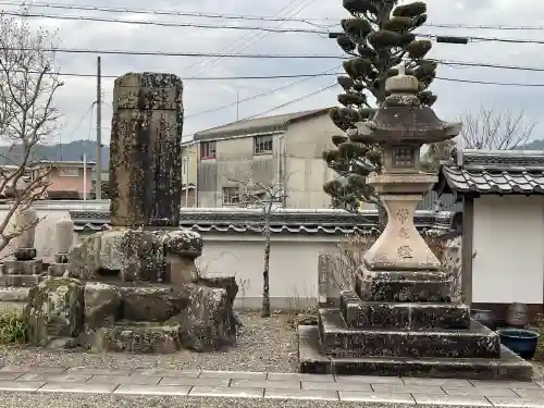 長徳寺の{uncategorized: "未分類", other: "その他", undefined: "問題あり", building: "その他建物", grave: "お墓", sacred_gate: "鳥居", guardian: "狛犬", statue: "像", buddha: "仏像", history: "歴史", nature: "自然", garden: "庭園", animal: "動物", pagoda: "塔", temizu: "手水舎", mountain_gate: "山門・神門", sanctuary: "本殿・本堂", subordinate: "末社・摂社", art: "芸術", scenery: "景色", jizo: "地蔵", ema: "絵馬", goshuin: "御朱印", omikuji: "おみくじ", items: "授与品その他", amulet: "お守り", goshuincho: "御朱印帳", eats: "食事", festival: "お祭り", votive_dance: "神楽", shichigosan: "七五三参", wedding: "結婚式", experience: "体験その他", initially: "初詣", around: "周辺", anti_infection: "感染症対策"}