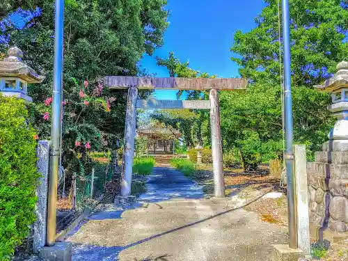 神明社（西鵜之本）の鳥居