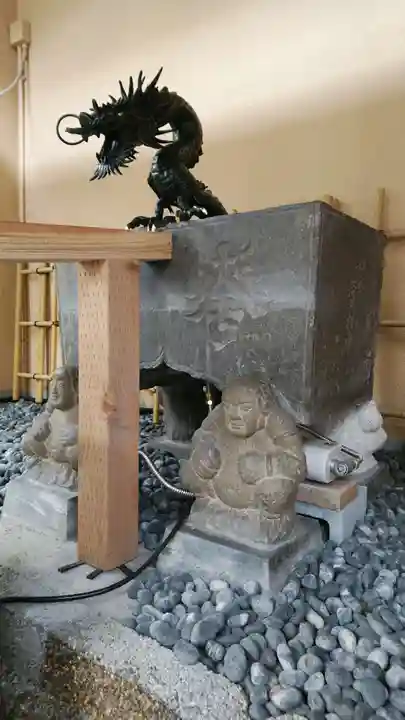 菊名神社の手水舎