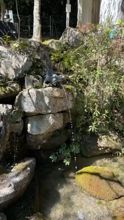 天之御中主尊神社の{uncategorized: "未分類", other: "その他", undefined: "問題あり", building: "その他建物", grave: "お墓", sacred_gate: "鳥居", guardian: "狛犬", statue: "像", buddha: "仏像", history: "歴史", nature: "自然", garden: "庭園", animal: "動物", pagoda: "塔", temizu: "手水舎", mountain_gate: "山門・神門", sanctuary: "本殿・本堂", subordinate: "末社・摂社", art: "芸術", scenery: "景色", jizo: "地蔵", ema: "絵馬", goshuin: "御朱印", omikuji: "おみくじ", items: "授与品その他", amulet: "お守り", goshuincho: "御朱印帳", eats: "食事", festival: "お祭り", votive_dance: "神楽", shichigosan: "七五三参", wedding: "結婚式", experience: "体験その他", initially: "初詣", around: "周辺", anti_infection: "感染症対策"}