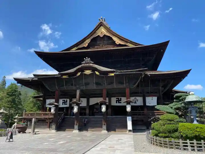 善光寺の本殿・本堂