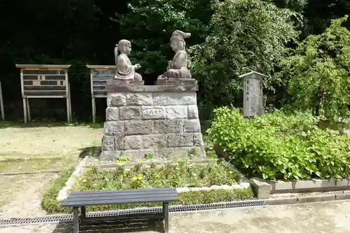 四條畷神社の像