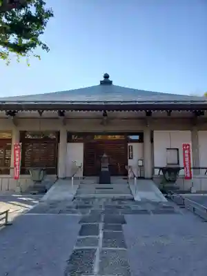明治寺の本殿・本堂