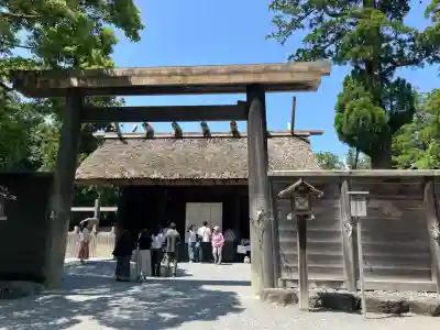 伊勢神宮外宮(豊受大神宮)の{uncategorized: "未分類", other: "その他", undefined: "問題あり", building: "その他建物", grave: "お墓", sacred_gate: "鳥居", guardian: "狛犬", statue: "像", buddha: "仏像", history: "歴史", nature: "自然", garden: "庭園", animal: "動物", pagoda: "塔", temizu: "手水舎", mountain_gate: "山門・神門", sanctuary: "本殿・本堂", subordinate: "末社・摂社", art: "芸術", scenery: "景色", jizo: "地蔵", ema: "絵馬", goshuin: "御朱印", omikuji: "おみくじ", items: "授与品その他", amulet: "お守り", goshuincho: "御朱印帳", eats: "食事", festival: "お祭り", votive_dance: "神楽", shichigosan: "七五三参", wedding: "結婚式", experience: "体験その他", initially: "初詣", around: "周辺", anti_infection: "感染症対策"}