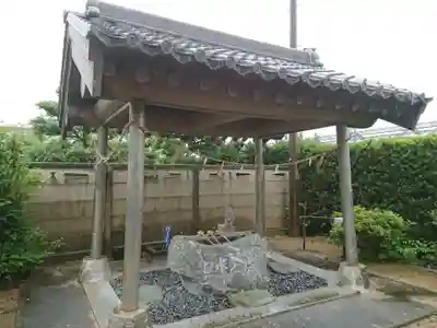 神明社の手水舎