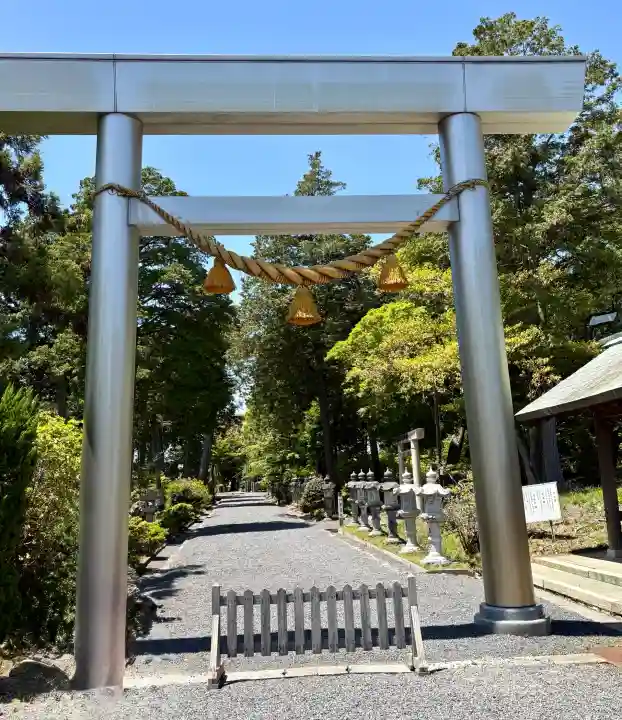伊奈冨神社の{uncategorized: "未分類", other: "その他", undefined: "問題あり", building: "その他建物", grave: "お墓", sacred_gate: "鳥居", guardian: "狛犬", statue: "像", buddha: "仏像", history: "歴史", nature: "自然", garden: "庭園", animal: "動物", pagoda: "塔", temizu: "手水舎", mountain_gate: "山門・神門", sanctuary: "本殿・本堂", subordinate: "末社・摂社", art: "芸術", scenery: "景色", jizo: "地蔵", ema: "絵馬", goshuin: "御朱印", omikuji: "おみくじ", items: "授与品その他", amulet: "お守り", goshuincho: "御朱印帳", eats: "食事", festival: "お祭り", votive_dance: "神楽", shichigosan: "七五三参", wedding: "結婚式", experience: "体験その他", initially: "初詣", around: "周辺", anti_infection: "感染症対策"}