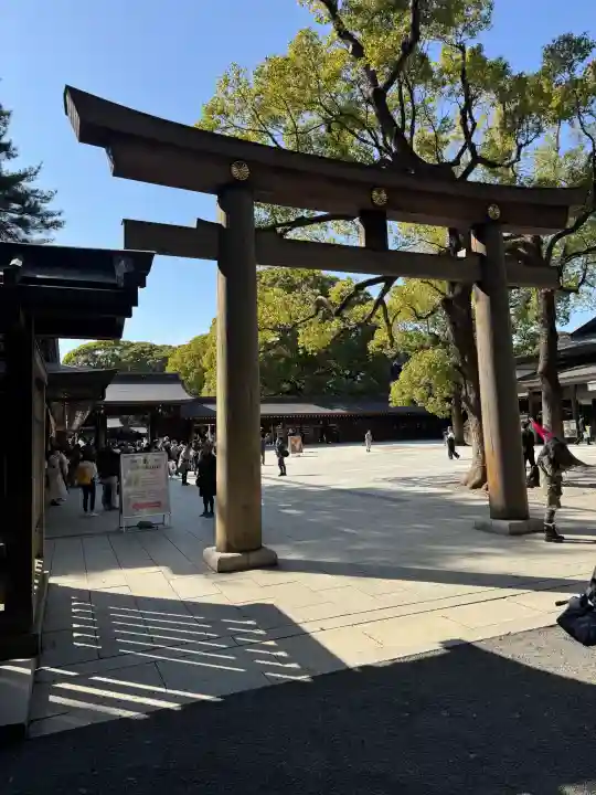 明治神宮の{uncategorized: "未分類", other: "その他", undefined: "問題あり", building: "その他建物", grave: "お墓", sacred_gate: "鳥居", guardian: "狛犬", statue: "像", buddha: "仏像", history: "歴史", nature: "自然", garden: "庭園", animal: "動物", pagoda: "塔", temizu: "手水舎", mountain_gate: "山門・神門", sanctuary: "本殿・本堂", subordinate: "末社・摂社", art: "芸術", scenery: "景色", jizo: "地蔵", ema: "絵馬", goshuin: "御朱印", omikuji: "おみくじ", items: "授与品その他", amulet: "お守り", goshuincho: "御朱印帳", eats: "食事", festival: "お祭り", votive_dance: "神楽", shichigosan: "七五三参", wedding: "結婚式", experience: "体験その他", initially: "初詣", around: "周辺", anti_infection: "感染症対策"}