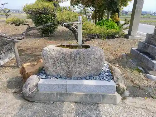 楽平神社の手水舎