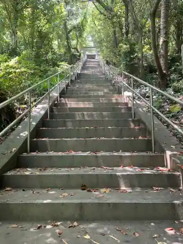 自凝神社の{uncategorized: "未分類", other: "その他", undefined: "問題あり", building: "その他建物", grave: "お墓", sacred_gate: "鳥居", guardian: "狛犬", statue: "像", buddha: "仏像", history: "歴史", nature: "自然", garden: "庭園", animal: "動物", pagoda: "塔", temizu: "手水舎", mountain_gate: "山門・神門", sanctuary: "本殿・本堂", subordinate: "末社・摂社", art: "芸術", scenery: "景色", jizo: "地蔵", ema: "絵馬", goshuin: "御朱印", omikuji: "おみくじ", items: "授与品その他", amulet: "お守り", goshuincho: "御朱印帳", eats: "食事", festival: "お祭り", votive_dance: "神楽", shichigosan: "七五三参", wedding: "結婚式", experience: "体験その他", initially: "初詣", around: "周辺", anti_infection: "感染症対策"}