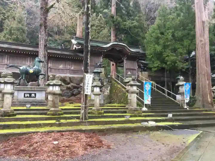 岡太神社・大瀧神社の山門・神門