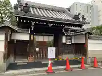 西導寺の山門・神門
