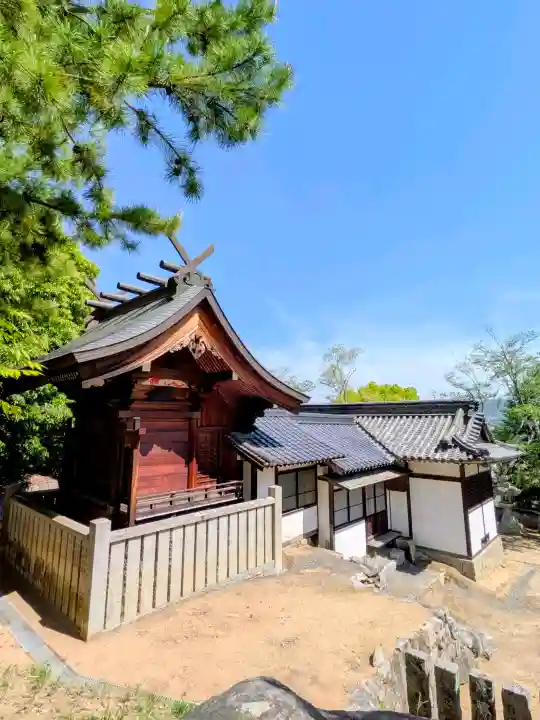 磐岩神社の{uncategorized: "未分類", other: "その他", undefined: "問題あり", building: "その他建物", grave: "お墓", sacred_gate: "鳥居", guardian: "狛犬", statue: "像", buddha: "仏像", history: "歴史", nature: "自然", garden: "庭園", animal: "動物", pagoda: "塔", temizu: "手水舎", mountain_gate: "山門・神門", sanctuary: "本殿・本堂", subordinate: "末社・摂社", art: "芸術", scenery: "景色", jizo: "地蔵", ema: "絵馬", goshuin: "御朱印", omikuji: "おみくじ", items: "授与品その他", amulet: "お守り", goshuincho: "御朱印帳", eats: "食事", festival: "お祭り", votive_dance: "神楽", shichigosan: "七五三参", wedding: "結婚式", experience: "体験その他", initially: "初詣", around: "周辺", anti_infection: "感染症対策"}