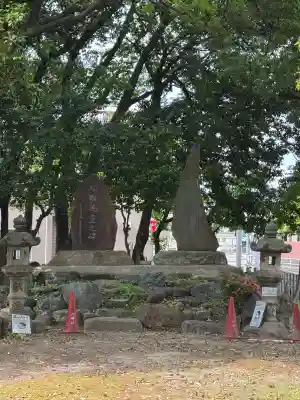 六所社（金城町）の{uncategorized: "未分類", other: "その他", undefined: "問題あり", building: "その他建物", grave: "お墓", sacred_gate: "鳥居", guardian: "狛犬", statue: "像", buddha: "仏像", history: "歴史", nature: "自然", garden: "庭園", animal: "動物", pagoda: "塔", temizu: "手水舎", mountain_gate: "山門・神門", sanctuary: "本殿・本堂", subordinate: "末社・摂社", art: "芸術", scenery: "景色", jizo: "地蔵", ema: "絵馬", goshuin: "御朱印", omikuji: "おみくじ", items: "授与品その他", amulet: "お守り", goshuincho: "御朱印帳", eats: "食事", festival: "お祭り", votive_dance: "神楽", shichigosan: "七五三参", wedding: "結婚式", experience: "体験その他", initially: "初詣", around: "周辺", anti_infection: "感染症対策"}